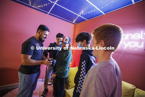 Alex Fernando leads a workshop for students from LPS’ Lefler Middle School. Fernando and College o