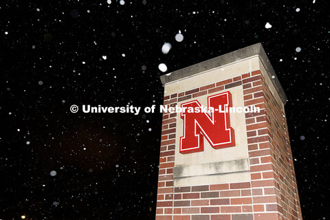 Snow falls on the entrance gates on City Campus. Snow on City Campus. January 4, 2025. 