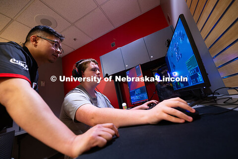 Westleigh Santema, a rising sophomore at Waverly High School, receives tips on playing StarCraft fro