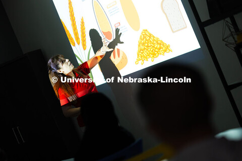 Zahraa Rida speaks to a classroom of immigrants and refugees at the Center for People about healthy 