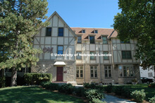 Greek Houses, Phi Mu, Exterior, 071004, 