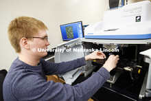 Students working in a lab in the Scott Engineering Center. Mechanical and Materials Engineering phot