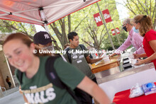 Students lined up at the Inaugural Soph S’more Social outside of the Nebraska Union. A special Dai