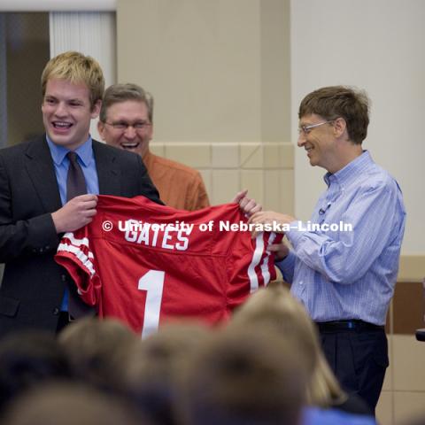 UNL alumnus Warren Buffett talks with Microsoft Corp. founder Bill Gates outside the Lied Center for Performing Arts on Sept. 30. Buffett, the CEO of Berkshire Hathaway, and Gates opened their afternoon visit at UNL with a 90-minute, unscripted question and answer forum with 92 students from the College of Business Administration. The billionaire-duo also visited with university officials and Gates outlined his vision of future technology to students, faculty and administration officials during a lecture at the Kauffman Center. Pictured; Jeffrey Raikes with Bill Gates. 050930, Photo by Erik Stenbakken Photography.

Shot for University of Nebraska, Lincoln; exclusive to UNL.