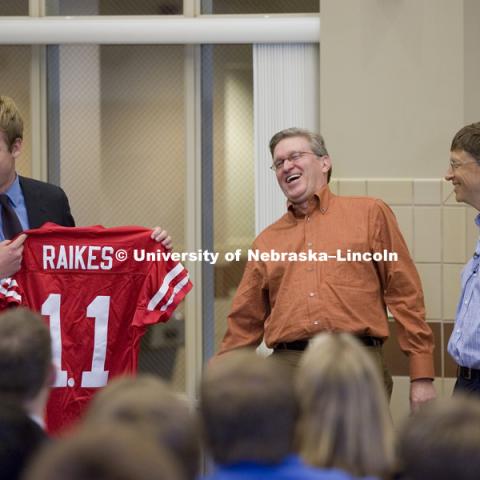 UNL alumnus Warren Buffett talks with Microsoft Corp. founder Bill Gates outside the Lied Center for Performing Arts on Sept. 30. Buffett, the CEO of Berkshire Hathaway, and Gates opened their afternoon visit at UNL with a 90-minute, unscripted question and answer forum with 92 students from the College of Business Administration. The billionaire-duo also visited with university officials and Gates outlined his vision of future technology to students, faculty and administration officials during a lecture at the Kauffman Center. Pictured; Jeffrey Raikes with Bill Gates. 050930, Photo by Erik Stenbakken Photography.

Shot for University of Nebraska, Lincoln; exclusive to UNL.