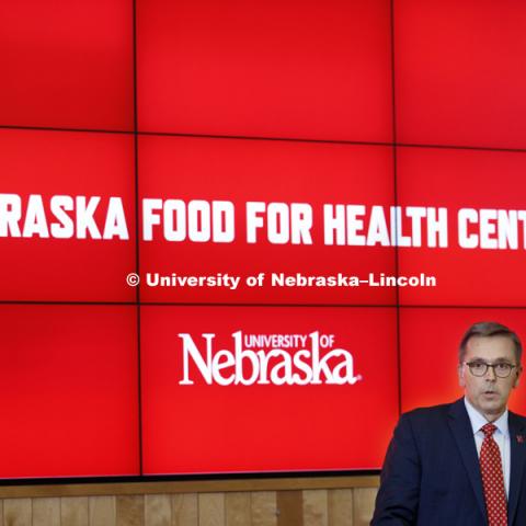 Chancellor Ronnie Green speaks at announcement for The Nebraska Food for Health Center, a more than $40 million initiative to improve the lives of people around the world, was launched today at the University of Nebraska with a $3 million from the Raikes Foundation.

The multidisciplinary center will bring together strengths in agriculture and medicine from throughout the university system. It will help develop hybrid crops and foods to improve the quality of life of those affected by critical diseases including heart disease, diabetes, obesity, cancers, inflammatory bowel disease and mental disorders. September 16, 2016.  Photo by Craig Chandler / University Communication.