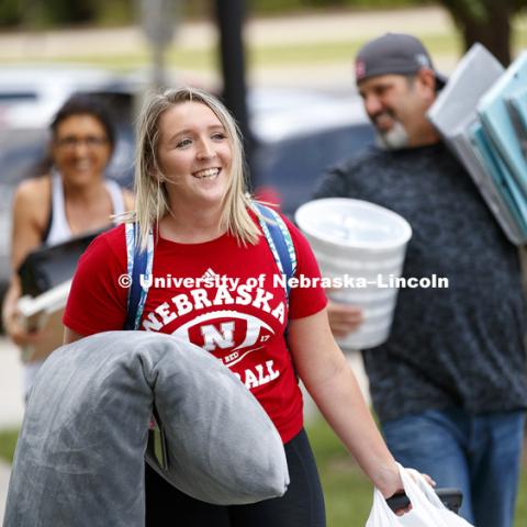 Sierra Scott from Colorado moves into Harper Hall on Sunday afternoon. Sorority Rush move-in for residence halls. Housing. August 13, 2017.  Photo by Craig Chandler / University Communication.
