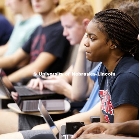 First-year business students learn how to develop and apply their strengths for success in college and beyond in BSAD111 class. September 17, 2018. Photo by Craig Chandler / University Communication.