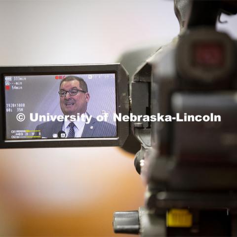 Bob Wilhelm, Vice Chancellor for Research and Economic Development, welcome the group attending Research Media Day in Nebraska Athletic Performance Lab in east stadium. April 8, 2019. Photo by Craig Chandler / University Communication.