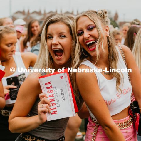 Sorority recruitment Bid Day. August 24, 2019. Photo by Justin Mohling / University Communication.