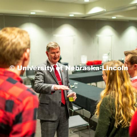 Student leaders talk with Ted Carter during the Jan. 16 pizza dinner in the Nebraska Union as part of his UNL tour. January 16, 2020. Photo by Justin Mohling / University Communication.