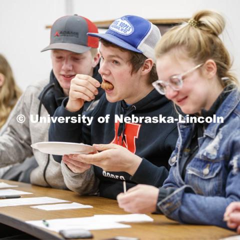 Professor Gary Sullivan leads the ASCI 100 Meats 2 course in a Processed Meats lab. The class made hotdogs and 4 varieties of sausage. February 27, 2020. Photo by Craig Chandler / University Communication.