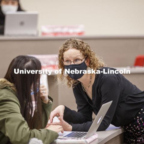 Amanda Gonzales’ ACCT 455 - Research and Communication in Accounting pairs off in person and on zoom to work on their project. February 9, 2021. Photo by Craig Chandler / University Communication.