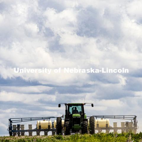 Planting in southeast Lancaster County.  May 23, 2021. Photo by Craig Chandler / University Communication.