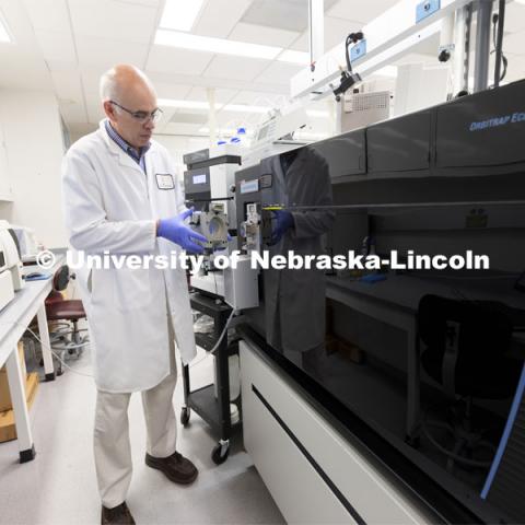 Assistant Director Mike Naldrett works in the Proteomics and Metabolomics lab in Beadle Hall. Nebraska Center for Biotechnology. June 25, 2021. Photo by Craig Chandler / University Communication.