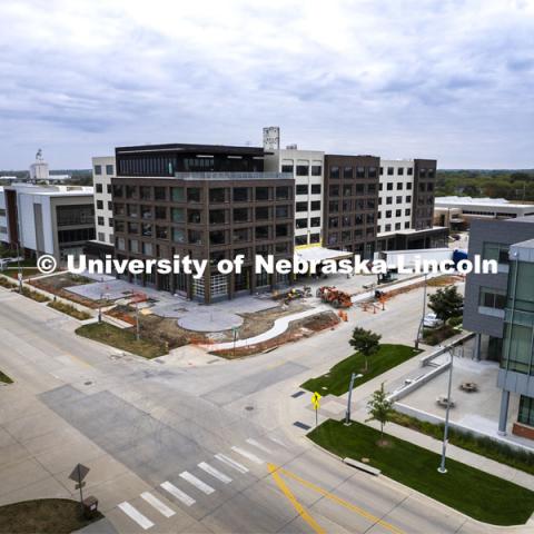 Construction of the Scarlet Hotel on Nebraska Innovation Campus. October 6, 2021. Photo by Craig Chandler / University Communication.