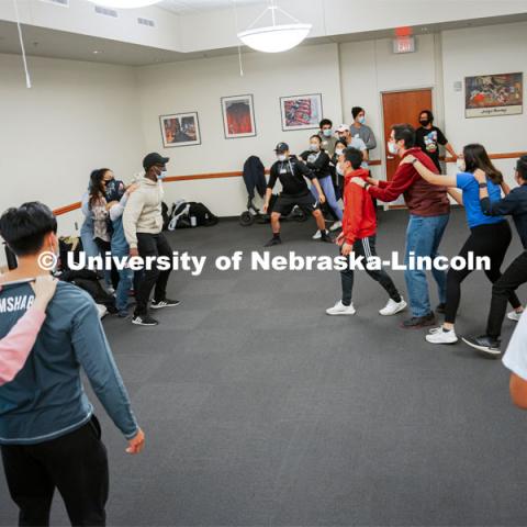 Students play Song Ran Len May (dragon-serpent game). Vietnamese Student Association (Recognized Student Organization) plays their own version of Squid Games during their meeting. October 21, 2021. Photo by Jonah Tran / University Communication.