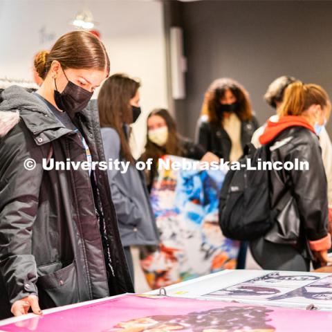 Poster sale in the Nebraska Union. January 25, 2022. Photo by Jonah Tran / University Communication.