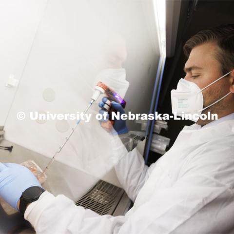 Andrew Hamann, research assistant professor in the University of Nebraska-Lincoln's Department of Biological Systems Engineering, was selected to receive a 2022 American Society of Gene and Cell Therapy Career Development Award. January 26, 2022. Photo by Craig Chandler / University Communication.