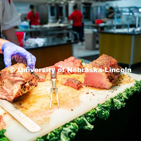A seemingly never-ending cavalcade of Nebraska beef — all locally grown in Ashland, just 30 minutes from campus — was what was for dinner April 14 at the University of Nebraska–Lincoln’s Cather Dining Center. And the moving menu drew in herds of students, each hoping to graze on some of the best beef the Cornhusker State has to offer. April 14, 2022. Photo by Jonah Tran / University Communication.