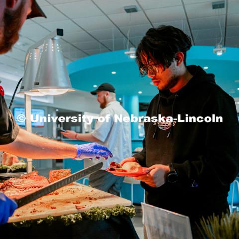 A seemingly never-ending cavalcade of Nebraska beef — all locally grown in Ashland, just 30 minutes from campus — was what was for dinner April 14 at the University of Nebraska–Lincoln’s Cather Dining Center. And the moving menu drew in herds of students, each hoping to graze on some of the best beef the Cornhusker State has to offer. April 14, 2022. Photo by Jonah Tran / University Communication.