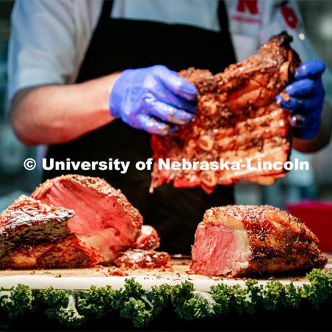 A seemingly never-ending cavalcade of Nebraska beef — all locally grown in Ashland, just 30 minutes from campus — was what was for dinner April 14 at the University of Nebraska–Lincoln’s Cather Dining Center. And the moving menu drew in herds of students, each hoping to graze on some of the best beef the Cornhusker State has to offer. April 14, 2022. Photo by Jonah Tran / University Communication.