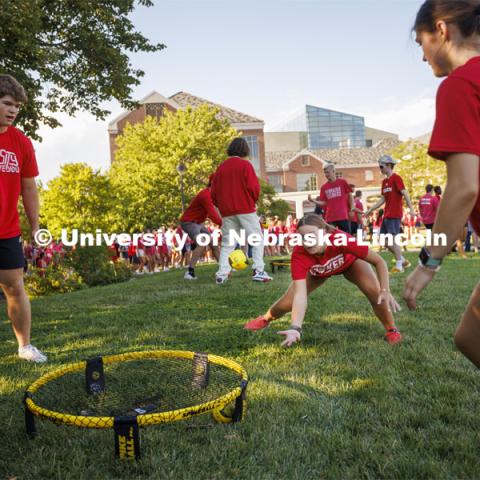 Students play spikeball in the shade of the trees north of the Nebraska Union. Chancellor’s BBQ to welcome the class of 2026 in the greenspace by the Nebraska Union. August 19, 2022. Photo by Craig Chandler / University Communication.