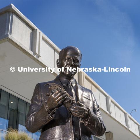 George Beadle statue outside Dinsdale Learning Commons on East Campus. September 15, 2022. Photo by Craig Chandler / University Communication.