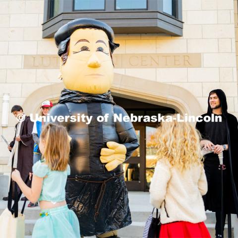 The university hosted a public Trick-or-Treat event in the Nebraska Union and at the chapter houses on Greek row. Greek Street Trick or Treat. October 28, 2022. Photo by Jonah Tran / University Communication.