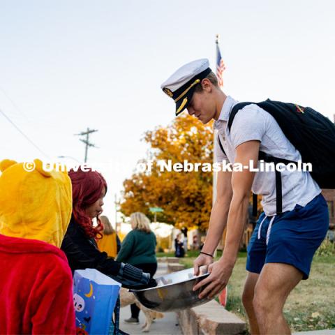 The university hosted a public Trick-or-Treat event in the Nebraska Union and at the chapter houses on Greek row. Greek Street Trick or Treat. October 28, 2022. Photo by Jonah Tran / University Communication.