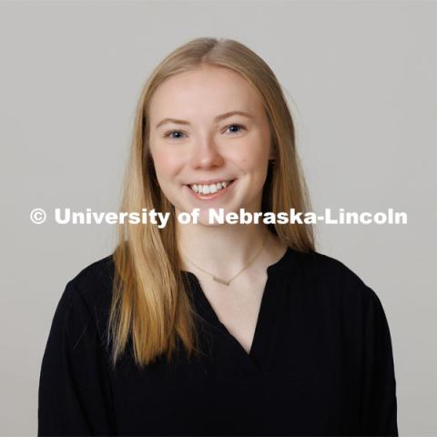 Studio portrait of Elise Benson, ASEM New Student Enrollment Orientation Leaders. December 5, 2022. Photo by Craig Chandler / University Communication.