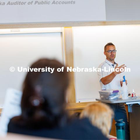 State Auditor Craig Kubicek discusses ways to detect fraud during the College of Business high school pre-college program called Discover Accounting. June 2, 2023. Photo by Craig Chandler / University Communication.